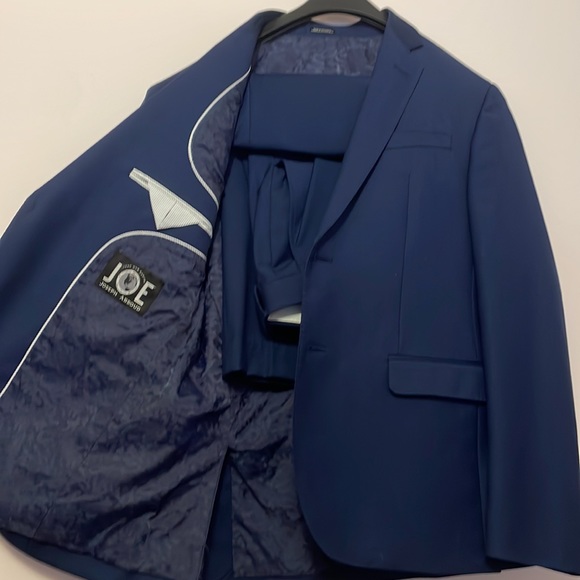 Joseph Abboud
Slim Fit Suit And dress pants - Picture 5 of 7